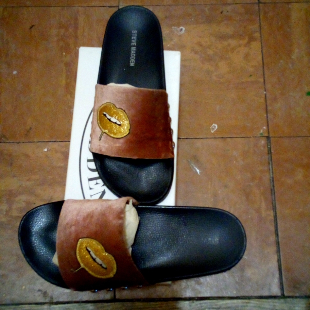 Steve Madden slide